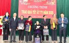 TRAO QUÀ TẾT ẤT TỴ 2025